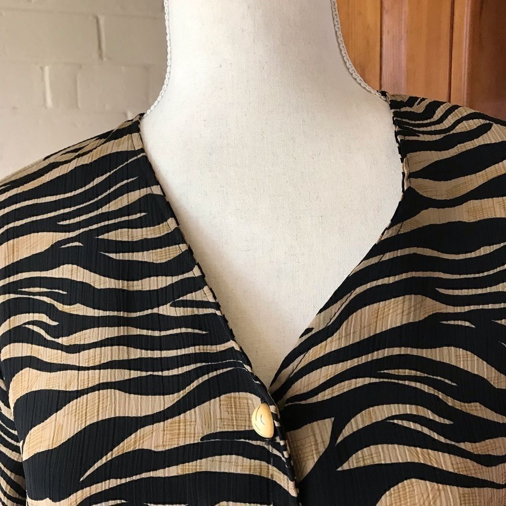 PETITE Impressions blouse zebra print size 4 - Picture 2 of 5